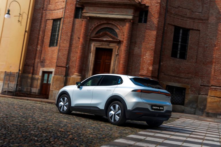 Changan Deepal S07 vs XPENG G6: cuál es el SUV eléctrico chino premium más completo Changan Deepal S07 vs XPENG G6: cuál es el SUV eléctrico chino premium más completo