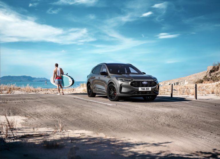 Ford Kuga vs Toyota RAV4: cuál es el SUV híbrido más completo en tecnología y seguridad Ford Kuga vs Toyota RAV4: cuál es el SUV híbrido más completo en tecnología y seguridad