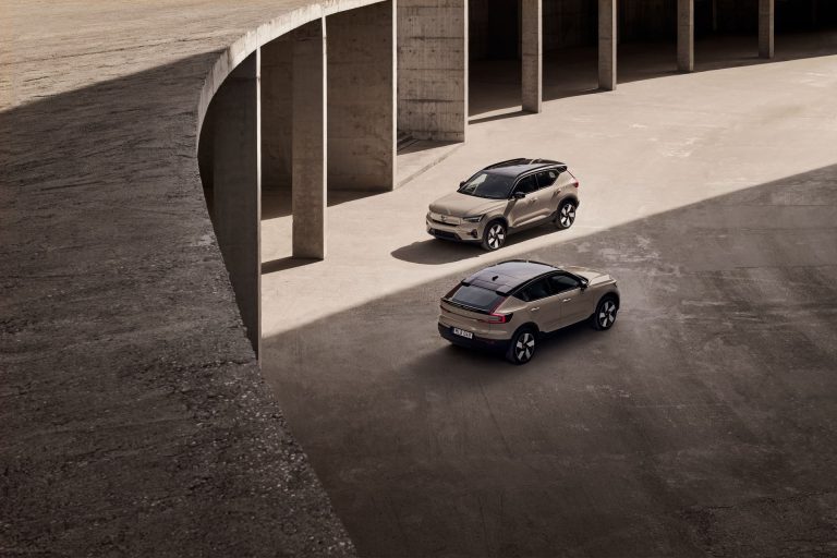 Volvo EX40 vs Volkswagen ID.4: cuál tiene mejor tecnología y asistentes Volvo EX40 vs Volkswagen ID.4: cuál tiene mejor tecnología y asistentes