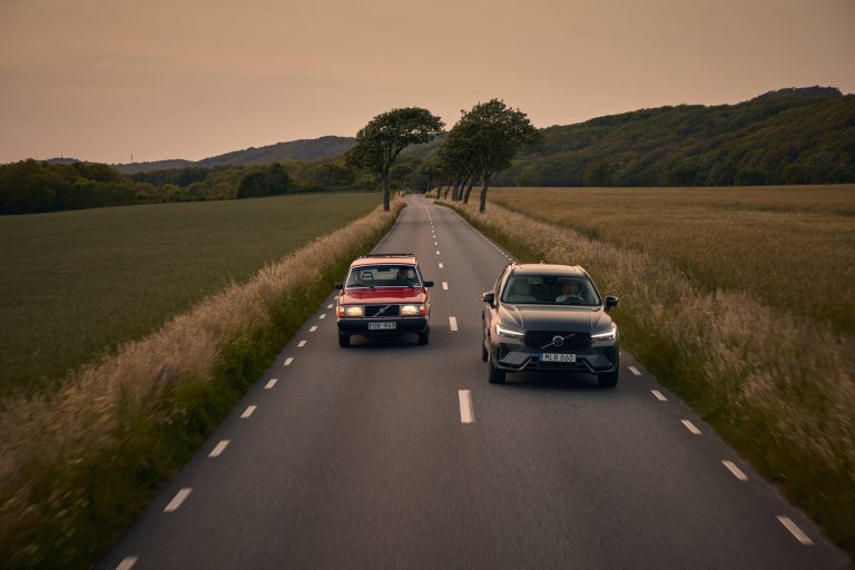 Volvo XC60 T6 Recharge vs BMW X3 30e: el SUV premium PHEV con mejor autonomía eléctrica