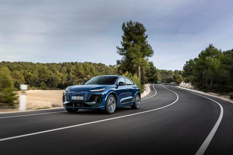 Cómo elegir entre un SUV premium PHEV y uno eléctrico puro según tu punto de carga en casa Cómo elegir entre un SUV premium PHEV y uno eléctrico puro según tu punto de carga en casa