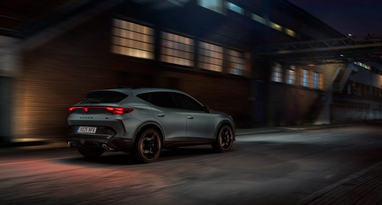 Cómo saber si un SUV PHEV te compensa frente a un híbrido convencional según tus kilómetros diarios Cómo saber si un SUV PHEV te compensa frente a un híbrido convencional según tus kilómetros diarios
