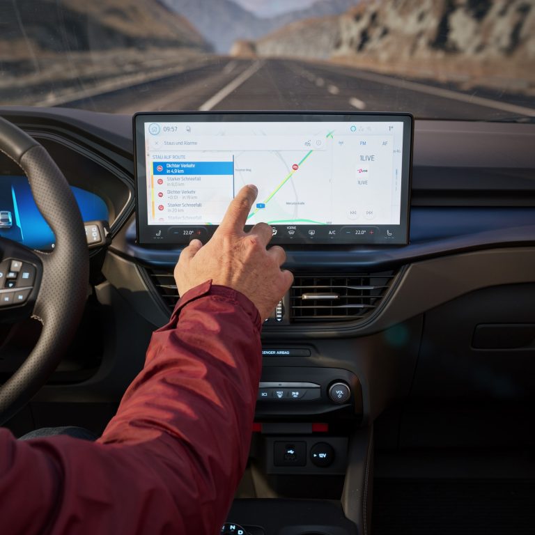 Ford Kuga PHEV vs Toyota RAV4 Plug-in: cuál es el SUV híbrido enchufable más eficiente para el día a día