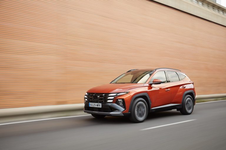 Hyundai Tucson PHEV vs Toyota RAV4 Plug-in: qué SUV-C híbrido enchufable rinde mejor en el día a día Hyundai Tucson PHEV vs Toyota RAV4 Plug-in: qué SUV-C híbrido enchufable rinde mejor en el día a día