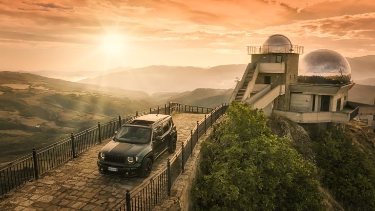 Jeep Compass 4xe vs Peugeot 3008 Hybrid: cuál es el SUV-C PHEV más recomendable en 2026 Jeep Compass 4xe vs Peugeot 3008 Hybrid: cuál es el SUV-C PHEV más recomendable en 2026