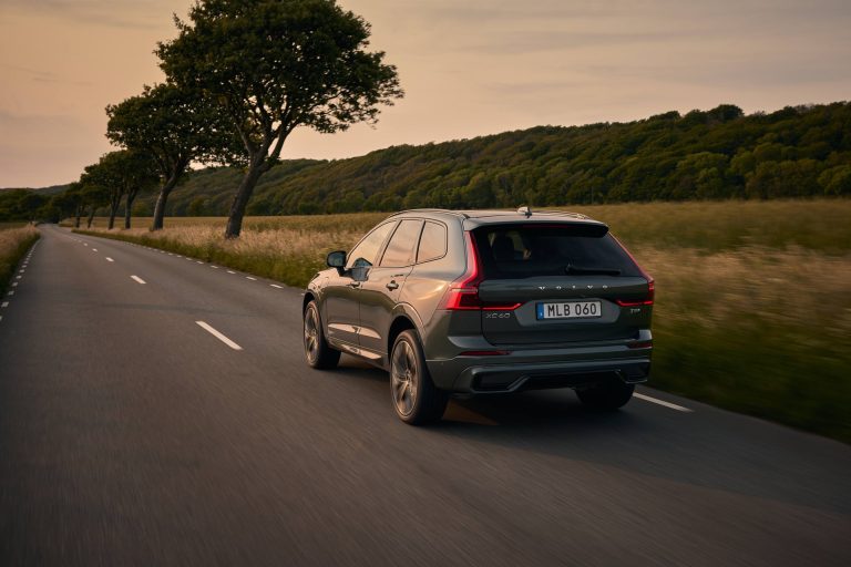 Mazda CX-60 PHEV vs Volvo XC60 T6 Recharge: cuál es el SUV híbrido enchufable premium más recomendable Mazda CX-60 PHEV vs Volvo XC60 T6 Recharge: cuál es el SUV híbrido enchufable premium más recomendable