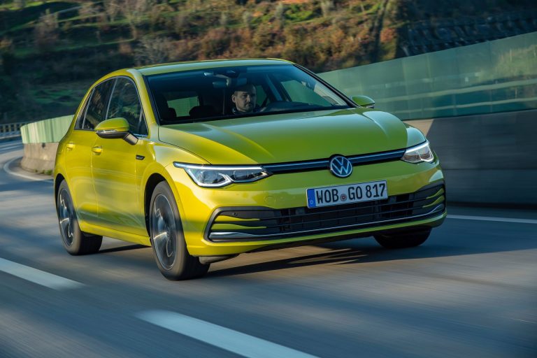 Cómo elegir un compacto PHEV para viajes largos: autonomía eléctrica, depósito y consumo real en autovía Cómo elegir un compacto PHEV para viajes largos: autonomía eléctrica, depósito y consumo real en autovía
