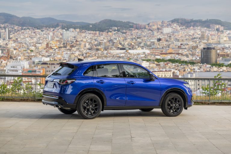 Honda ZR-V vs Toyota Corolla Cross: qué SUV-C híbrido japonés convence más por su precio