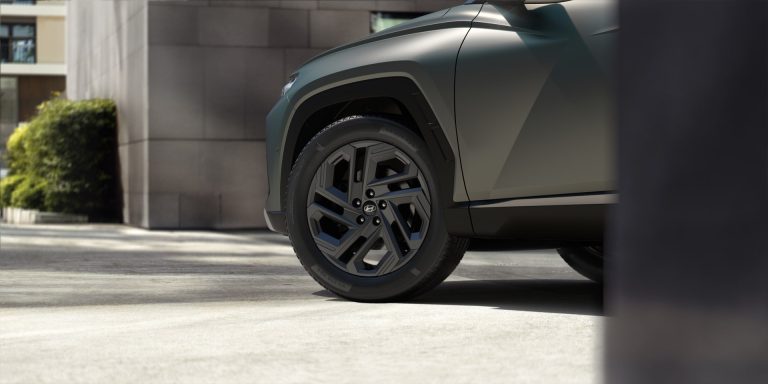 Cómo elegir un SUV-C por menos de 40.000€ en 2026 entre gasolina, híbrido e híbrido enchufable Cómo elegir un SUV-C por menos de 40.000€ en 2026 entre gasolina, híbrido e híbrido enchufable