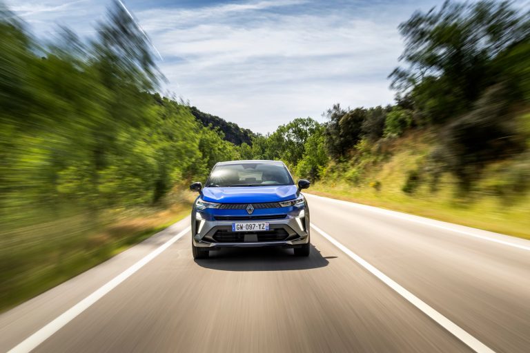 Renault Captur Hybrid vs Toyota Yaris Cross: qué SUV-B híbrido urbano da más por lo mismo Renault Captur Hybrid vs Toyota Yaris Cross: qué SUV-B híbrido urbano da más por lo mismo