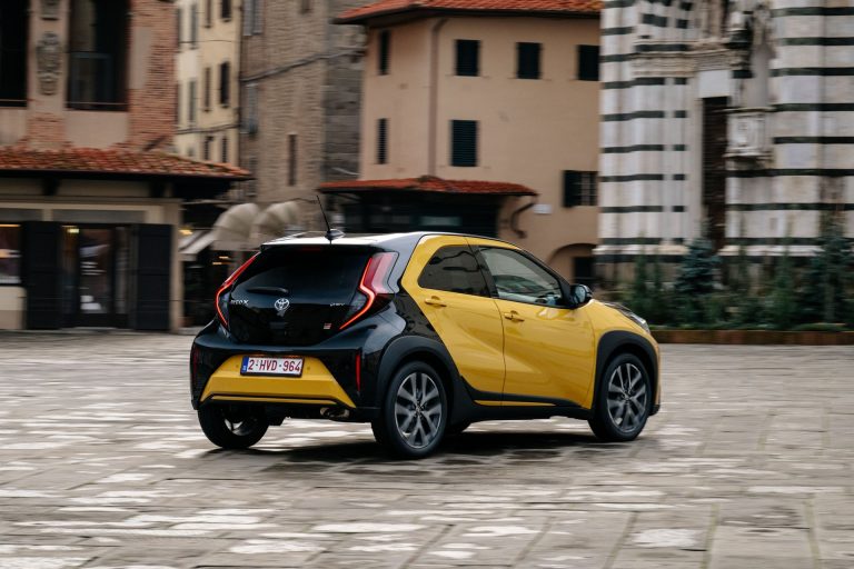 Toyota Aygo X vs FIAT Panda: qué utilitario urbano de acceso conviene más en 2026 Toyota Aygo X vs FIAT Panda: qué utilitario urbano de acceso conviene más en 2026