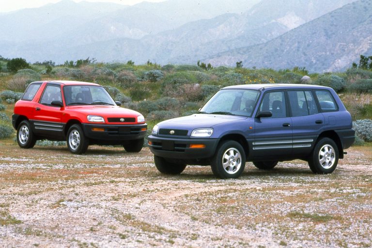 Toyota RAV4 vs Hyundai Tucson vs KIA Sportage: qué SUV-C híbrido ofrece mejor relación calidad-precio en 2026 Toyota RAV4 vs Hyundai Tucson vs KIA Sportage: qué SUV-C híbrido ofrece mejor relación calidad-precio en 2026