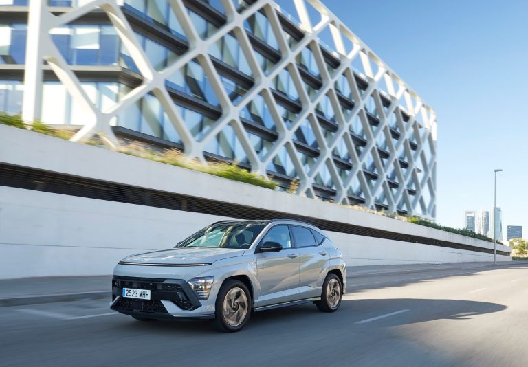 Cómo elegir un SUV-B eléctrico urbano en 2026 según el radio de giro y la maniobrabilidad real en aparcamientos Cómo elegir un SUV-B eléctrico urbano en 2026 según el radio de giro y la maniobrabilidad real en aparcamiento