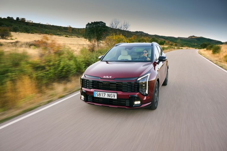 Kia Sportage Hybrid review: hasta dónde llega la relación equipamiento-precio del SUV-C coreano en 2026 Kia Sportage Hybrid review: hasta dónde llega la relación equipamiento-precio del SUV-C coreano en 2026
