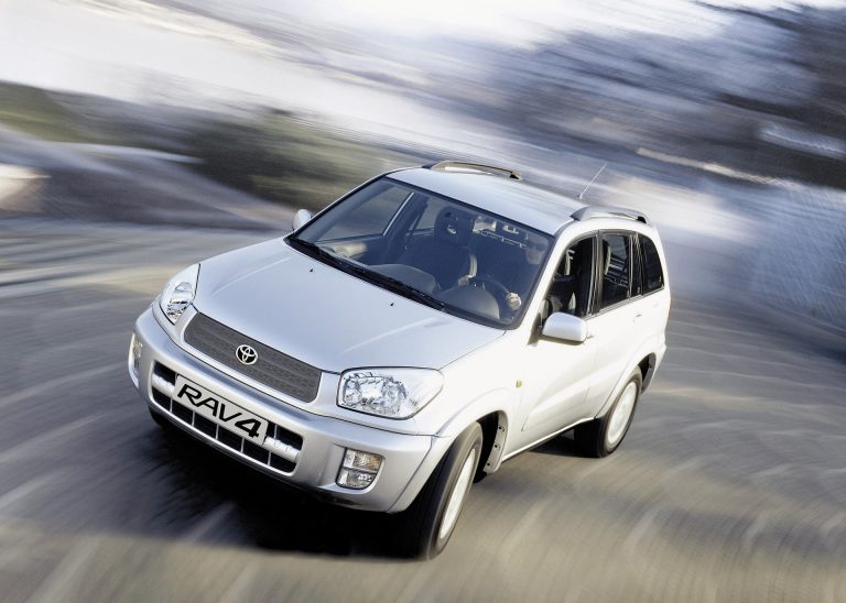 Los 5 SUV-C PHEV más recomendables bajo 50.000€ en 2026 por autonomía eléctrica y maletero útil